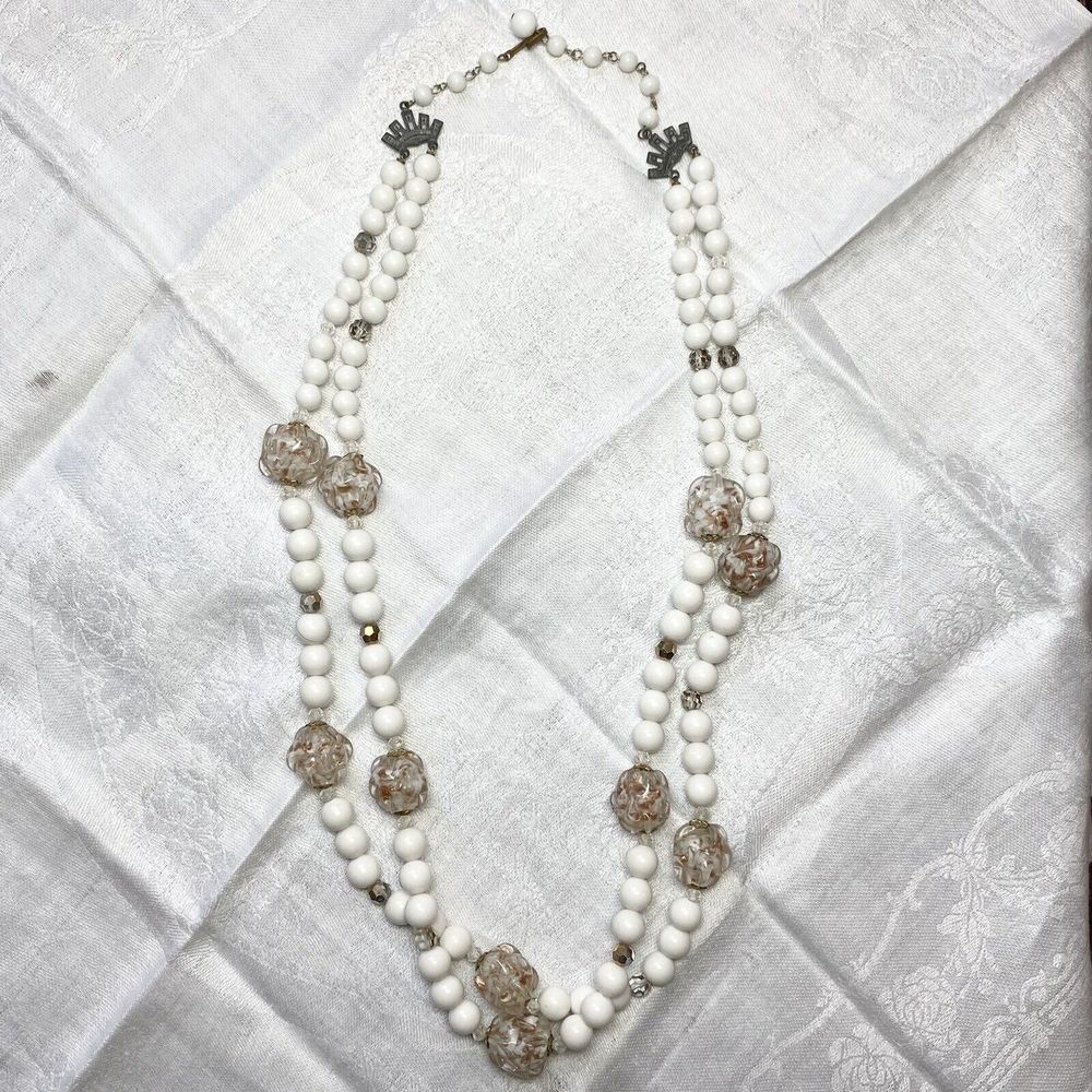 Vtg Double Strand White AB Chunky Texture Clear Amber Tone Acrylic Bead Necklace - Picture 3 of 10